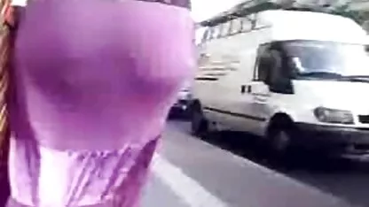 Skromna ruska djevojka poklonila se gostu dog seks xxx s momkom