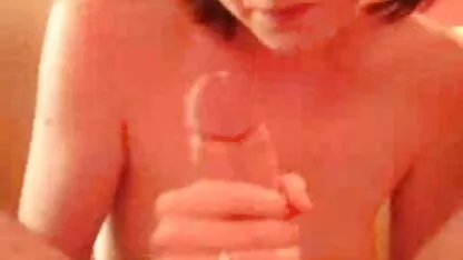 Mnoštvo je jebalo jednu pilić i izmjenjivalo se cumming u njenoj jebenoj seks vidio xx pički