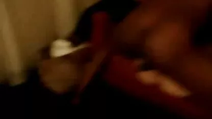 Pile xxx gay seks s hladnom figurom pokazuju obrijanu pičku