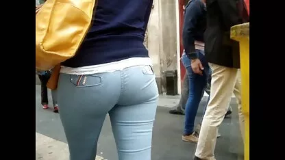 Njegova bujna, pohotna zoo seks xxx kćer sisala je oca