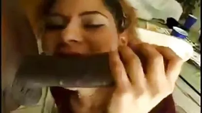 Nakon napornog tjedna, djevojke su se odlučile opustiti i pojesti svoje prijatelje hot seks tube com