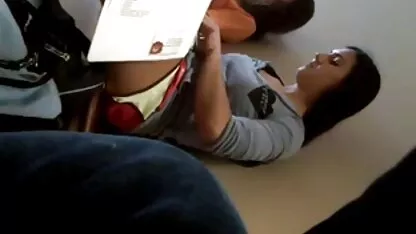 Pruži tamnoputu xxx xxx sek mamu u kupaonici