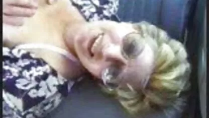 Nakon primanja kunnilingusa, unuka oma sex boy se popela na člana djeda