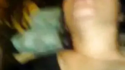 Spirio seks sa svojom mom sek porno damom do neznanca s debelim šeširom