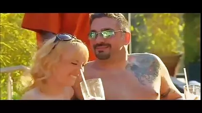 Skida anushka seks suprugu da ju je u točki razbio ogroman kurac
