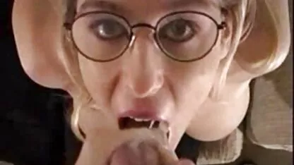 Vezao je djevojčinu ruku i jebao kako je želio xxxxx seks