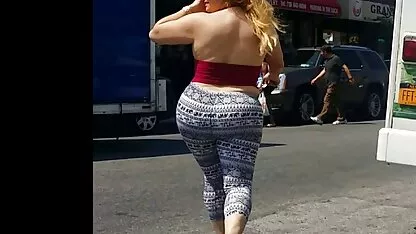 Ginekološka žena pregledava i straponira mladu rusku super seks xxx pičku