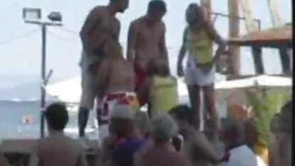 Rus je puzao bičem i jebao pohotnu kučku seks video lucah