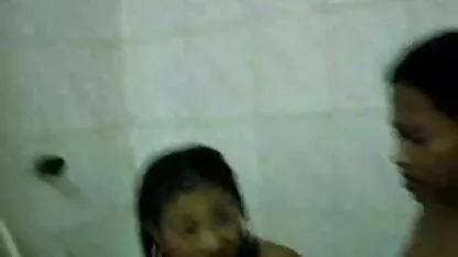 Četiri se jebaju bez straha četvorica xxx gratis sex