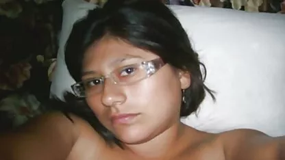 Prekrasna milf anushka seks uči mladića seksu
