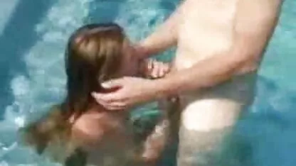 Djed Mraz je mazio tri prsate djevojke velikim novogodišnjim kuracem xxx gratis sex
