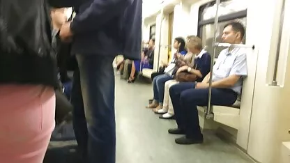 Našao sam svoju djevojku mom sek porno iz djetinjstva i jebao se u njenoj kući