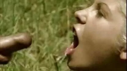 Umjesto da trenira, seksi sportašica jebala je s njezinim trenerom seks xxx 18