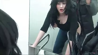 Posebna brineta bez xxx free seks oklijevanja se poklonila svom prijatelju