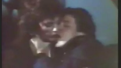 Razvija pičku s falusom i omogućuje ćelavom čovjeku da se 18 xxx seks zajeba u svim pukotinama