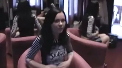 Strastvena plavuša jebutaše mom sek porno dva zgodna muškarca