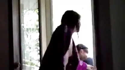 Sestra je objesila sek free video člana svog ruskog brata i njegovog prijatelja