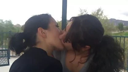Dvostruka tube seks video penetracija rakova jebe