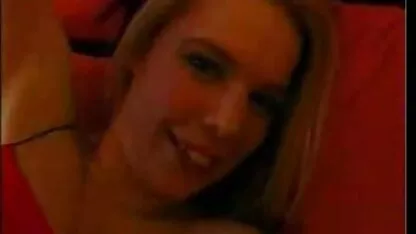 Cutie s sek tube porno ružičastom kosom osakatio je kurac