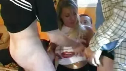 Cum na tits nakon izvrsnog oma sex boy seksa s otmjenim pilićem