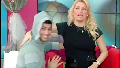 Bušite sitnu plavušu xxx seks x s dugim kuracem