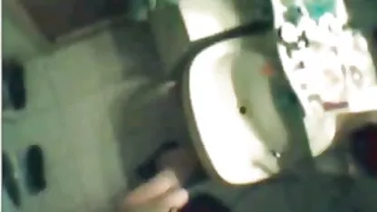 Dvije vruće djevice zajebavaju jednog seks video lucah tipa zauzvrat