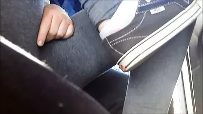 Ukusno je dovršio djevojčicu na licu seks muvie i ustima