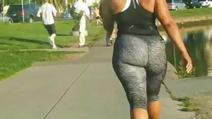 Sjebana jebena mom sek porno kurva točno u autu